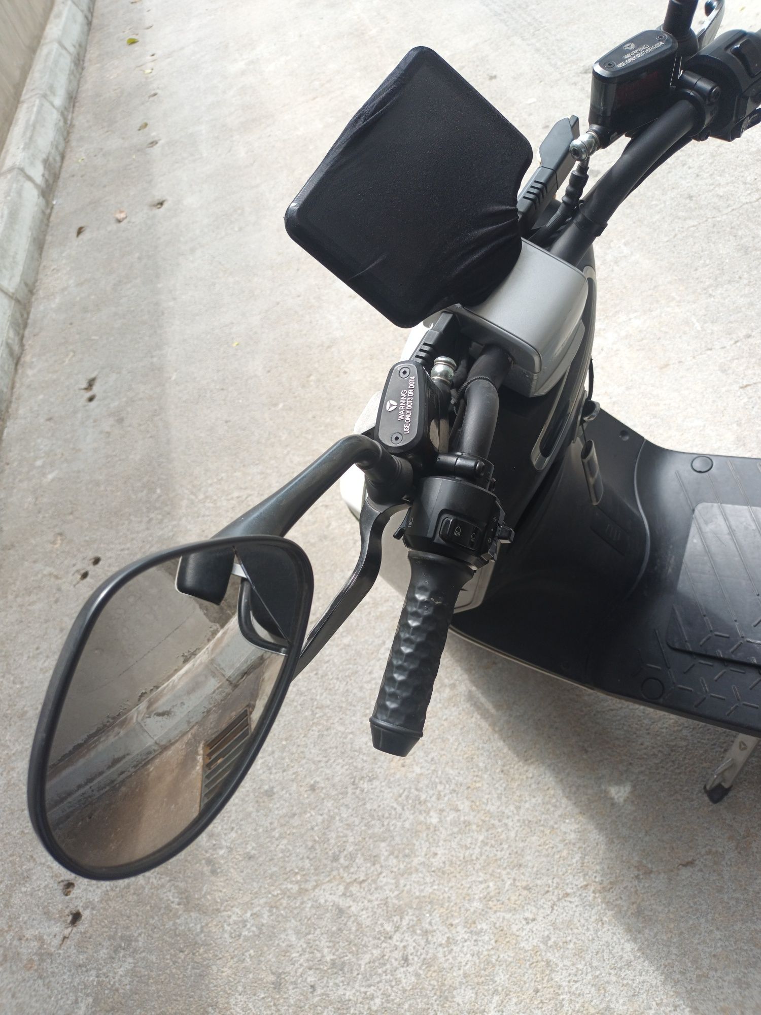 Scooter eletrica Yadea demop