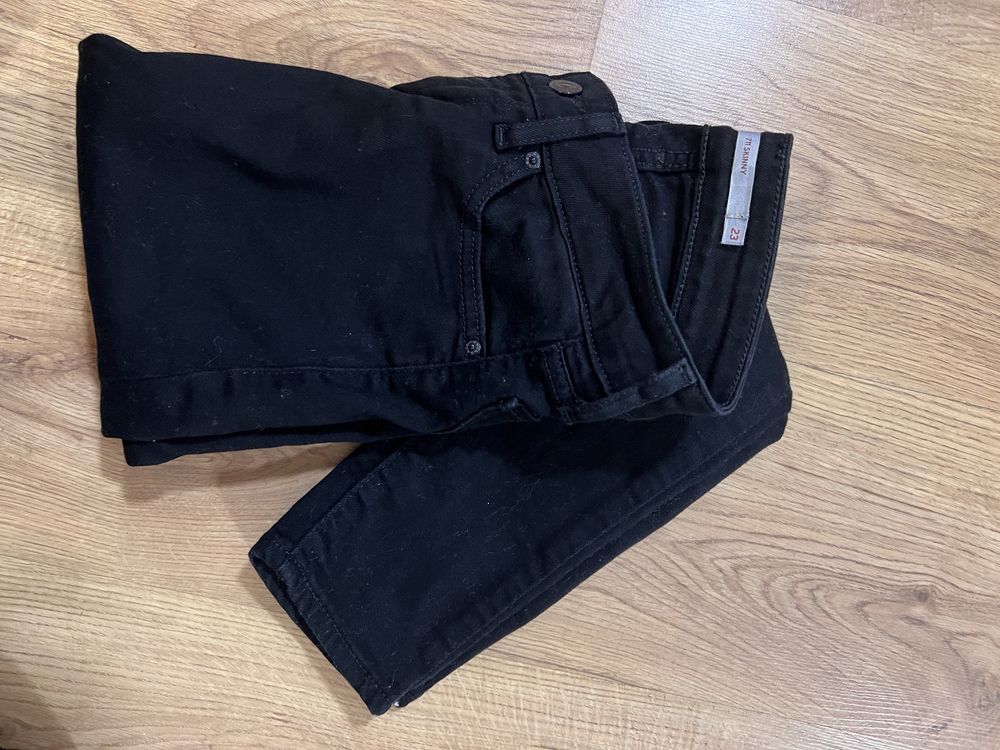 W23 L32 jeansy levis czarne