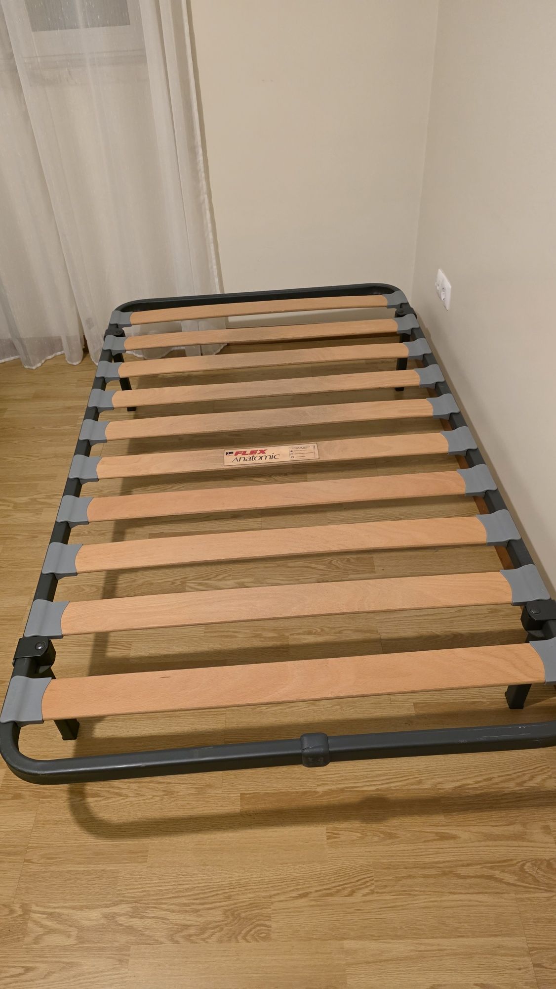 Estrado de solteiro, robusto, 1 m de largura por 1,90 m de comprimento
