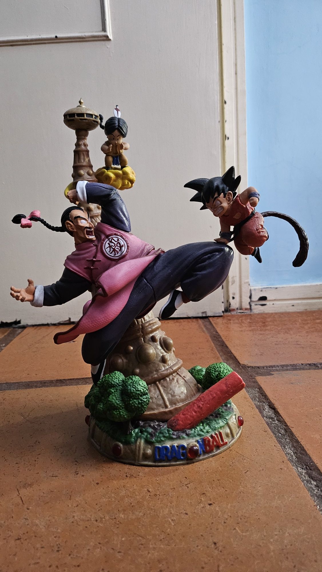 Figura anime DragonBall en treino 30cm novo com caixa