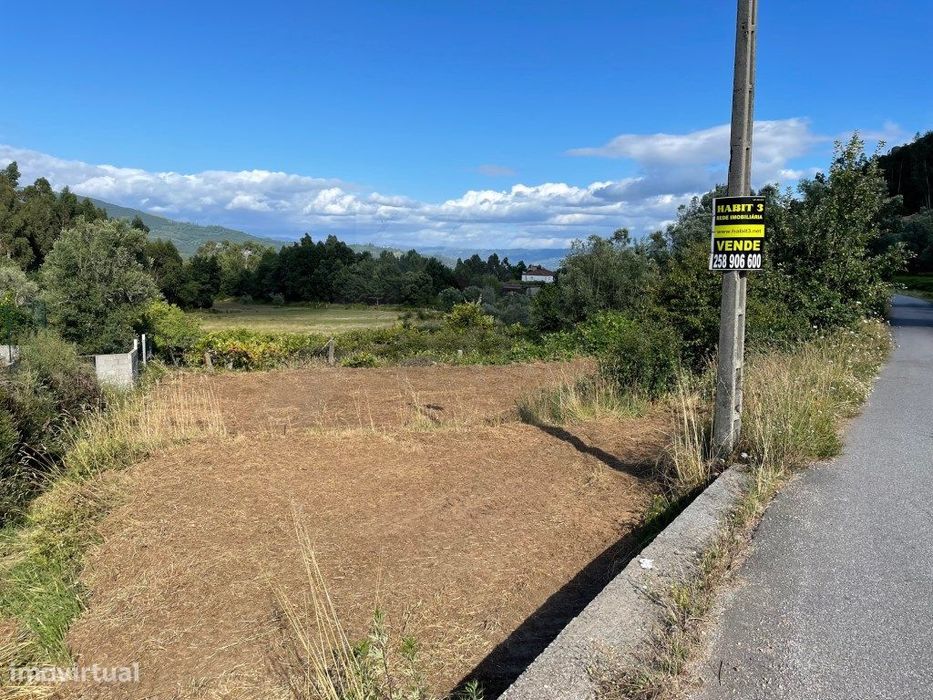 Terreno em Moreira do Lima.