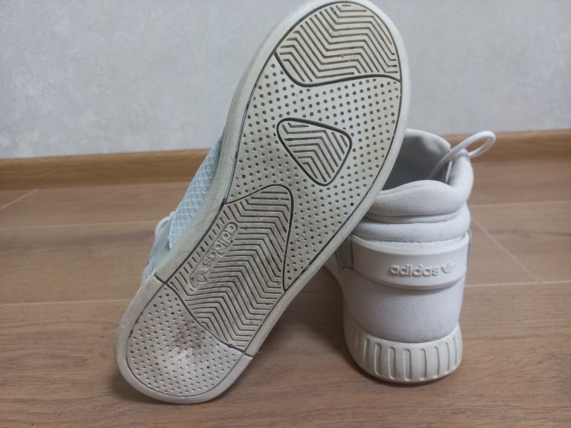 Ботинки кроссовки женские adidas tubular 36 размер