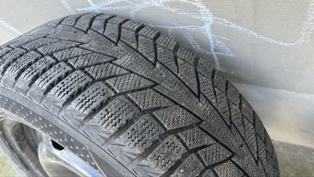 Шини 205 55 16 Hankook Winter ICept iZ2