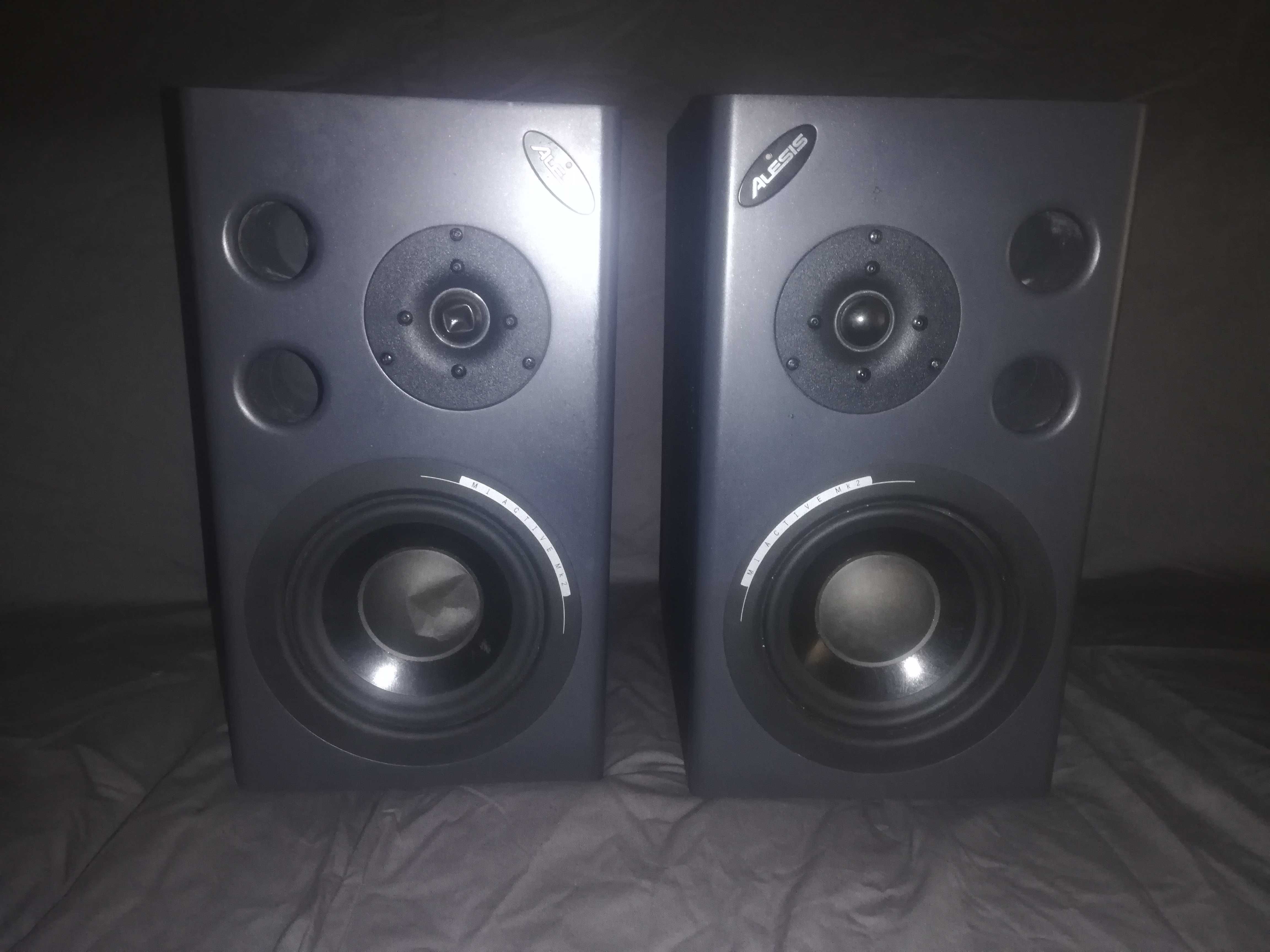 Colunas amplificadas Alesis M1 Active