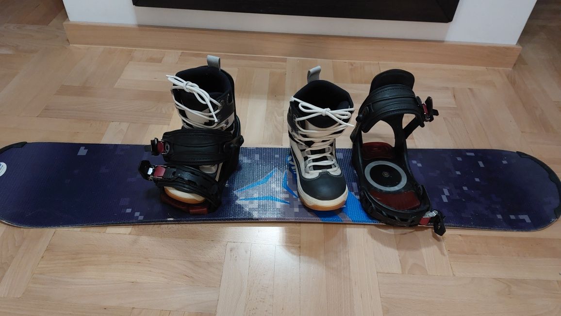 Deska snowbordowa 130cm + buty rozm. 37