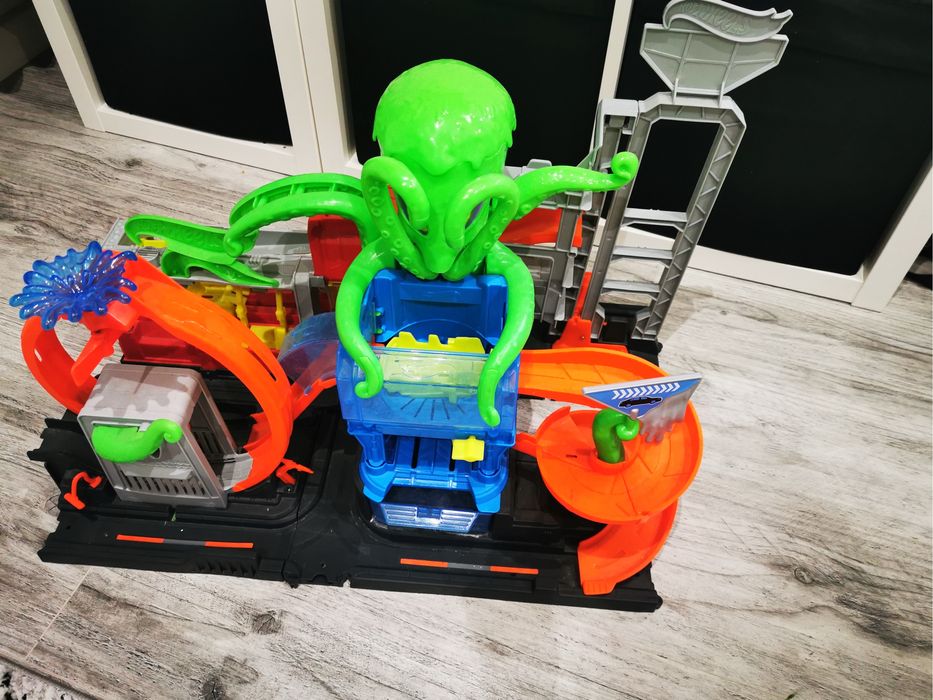 Hot wheels ośmiornica