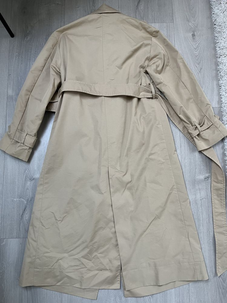 Beżowy trencz Mango r. XS