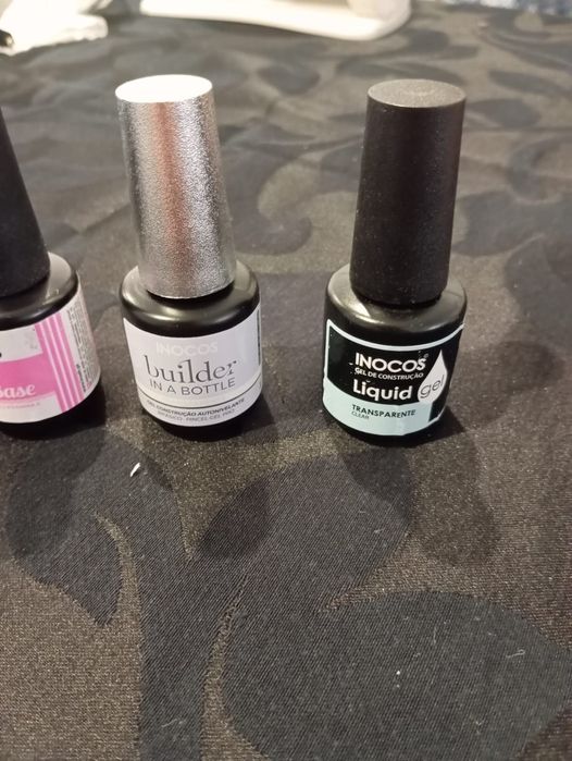 Semi gel e gel de construção de unhas