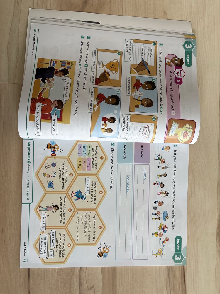 Підручник + зошит Beehive 1 Student Book + workbook