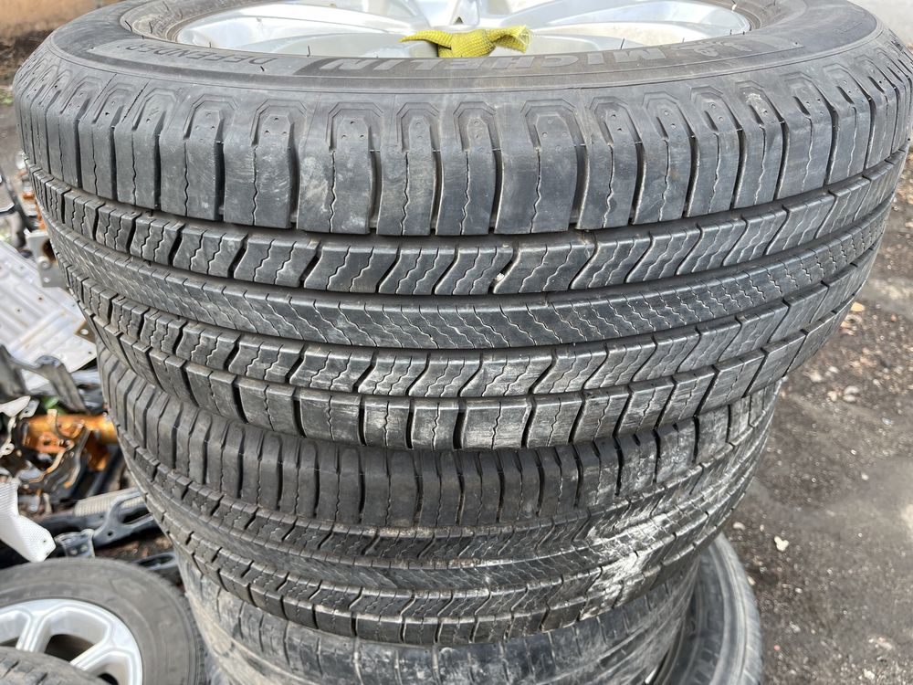 Автошина michelin R17 225/65 2023 рік