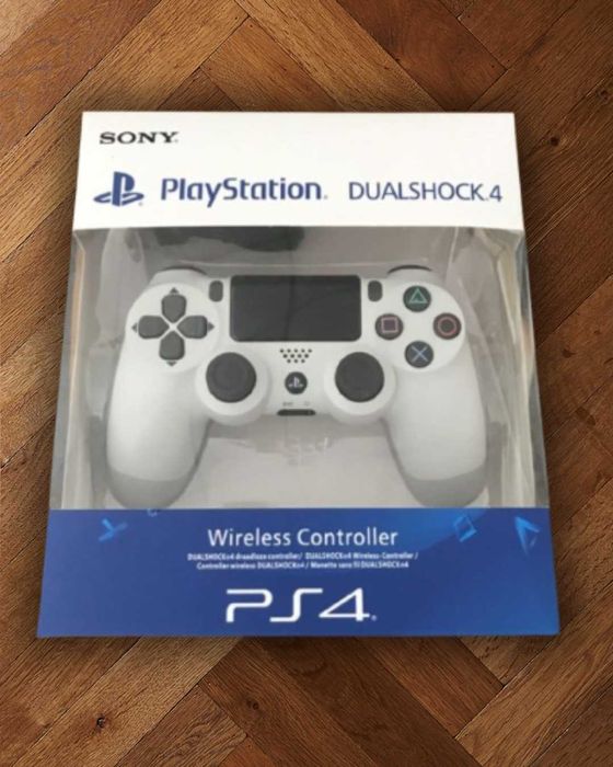 Comando PS4 NOVO na caixa (Branco e Preto)