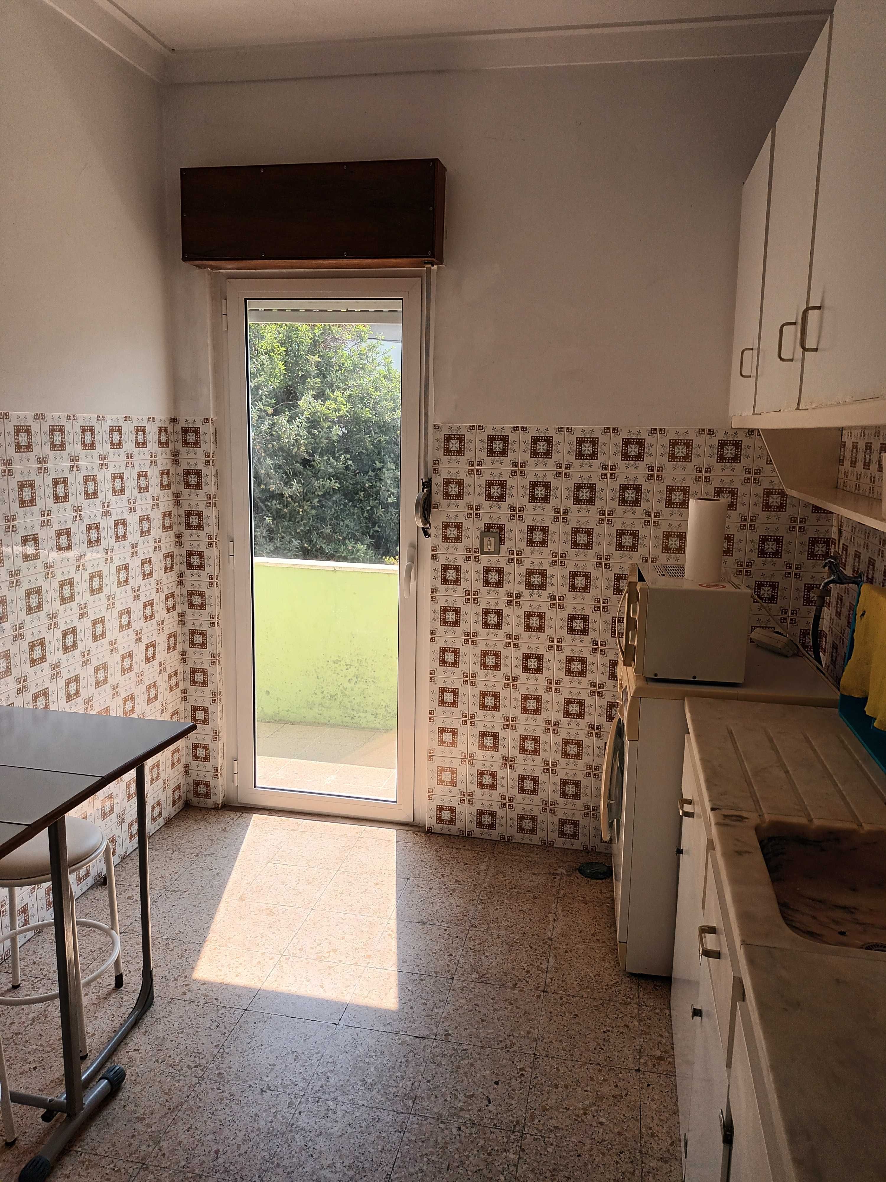 Quarto a Estudante em Apto. Freg.Santa Clara - Lisboa