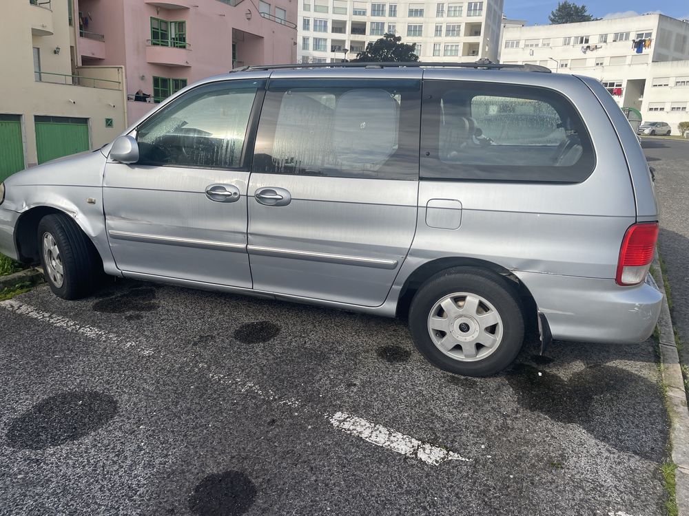 Kia carnival 2.9 venda urgente (negociavel esta semana)