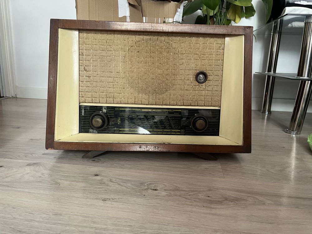 Stare radio z epoki