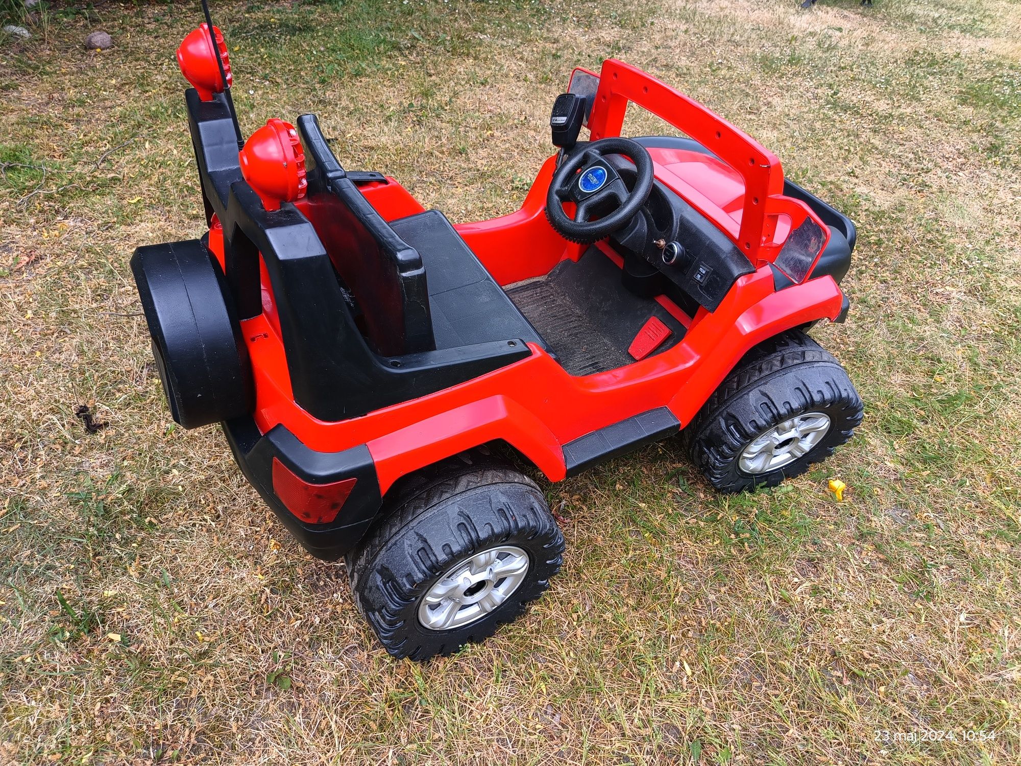 Autko jeep na akumulator