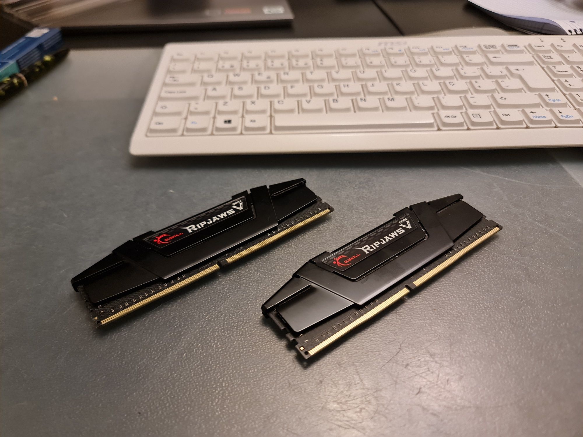 RAM Ripjaws 16GB DDR4 CL16 3200mhz