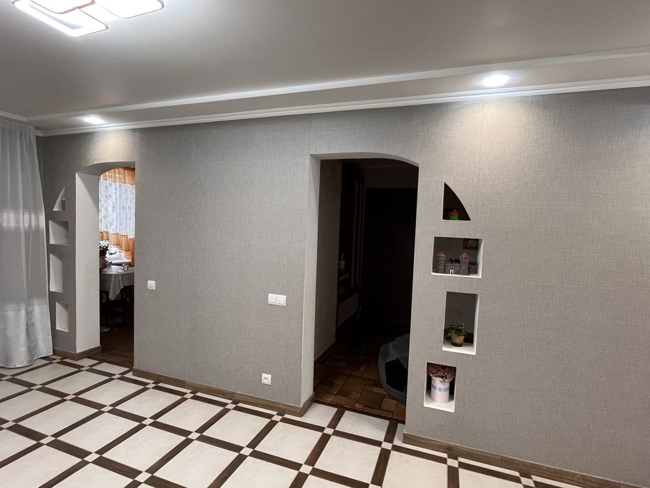 Квартира 4-х кімнатна . смт.Диканька