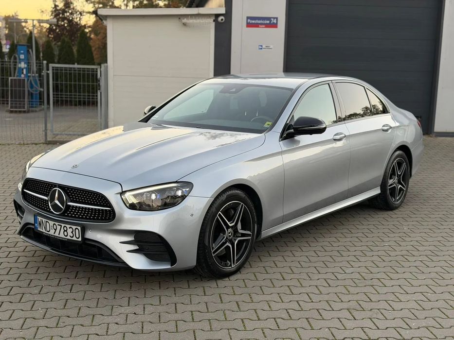 Mercedes-Benz Klasa E Mercedes-Benz E 220 d 4MATIC AMG Line – 2021