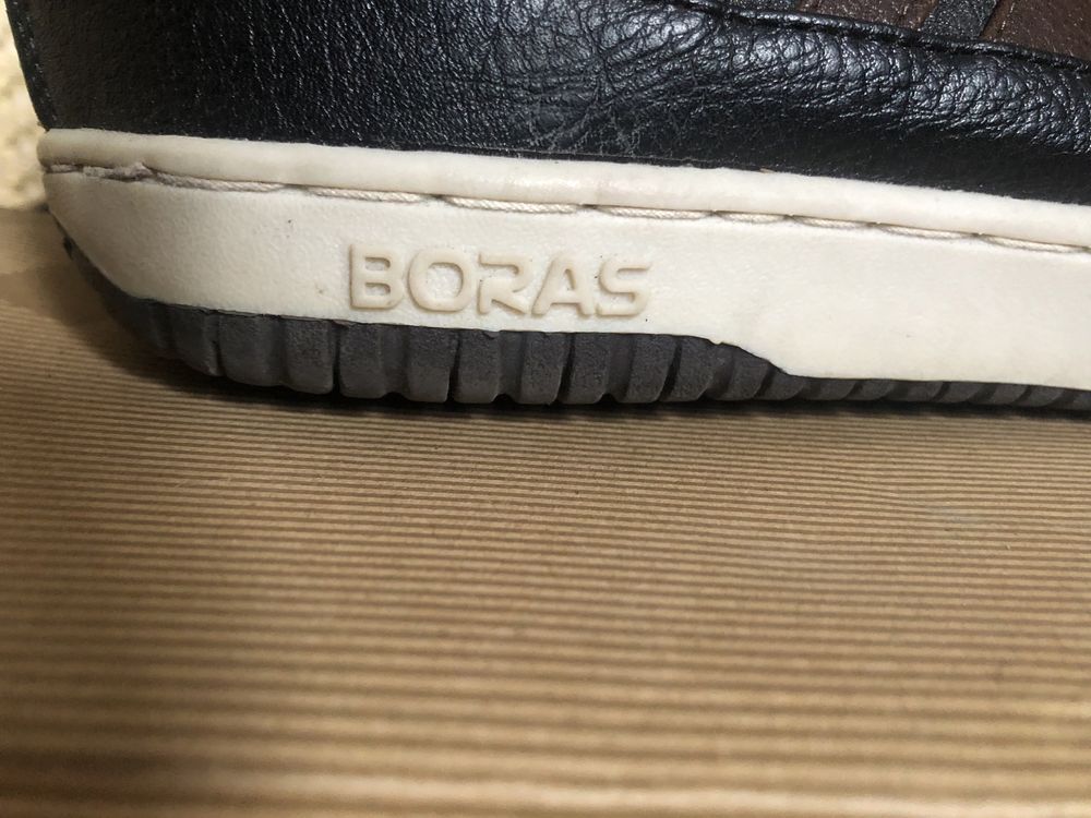 Кроссовки фирмы Boras 46 размер