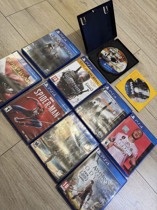 Sprzedam gry na PS4 – super stan!