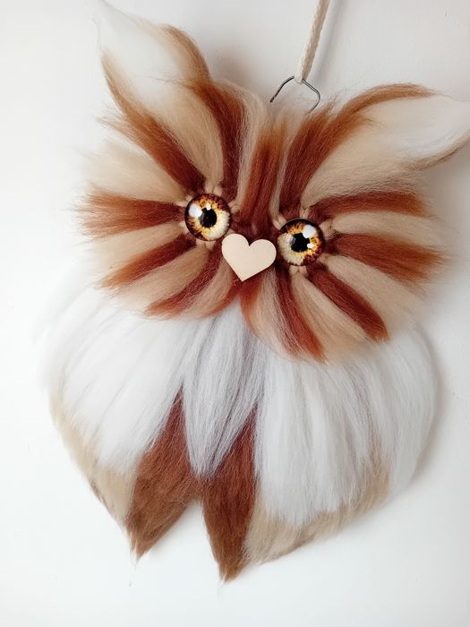 Sowa z wełny czesankowej