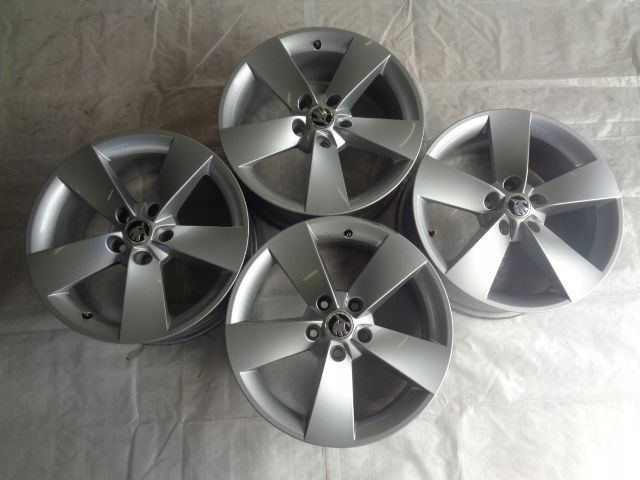 Felgi Aluminiowe 17 OE Ratikon Skoda Karoq Seat Vw 7J ET45 5X112