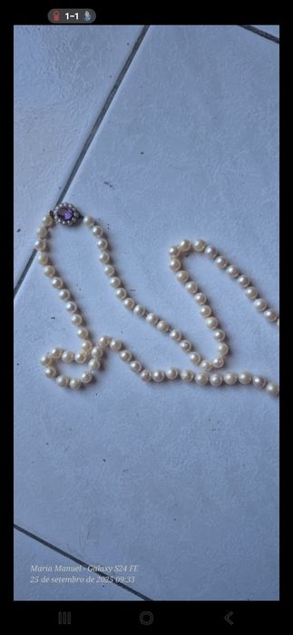 Colar de pérolas Akoya, com fecho em ouro