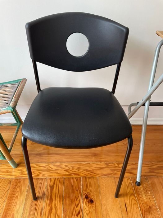 Cadeira preta Ikea STOLJAN