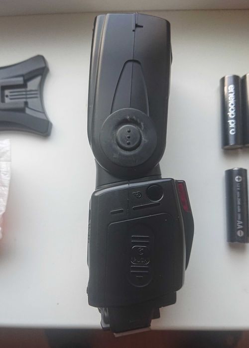 Спалах Nikon SB-700