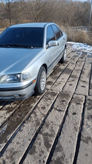 Продам Volvo s40 2000 год 1.8 газ