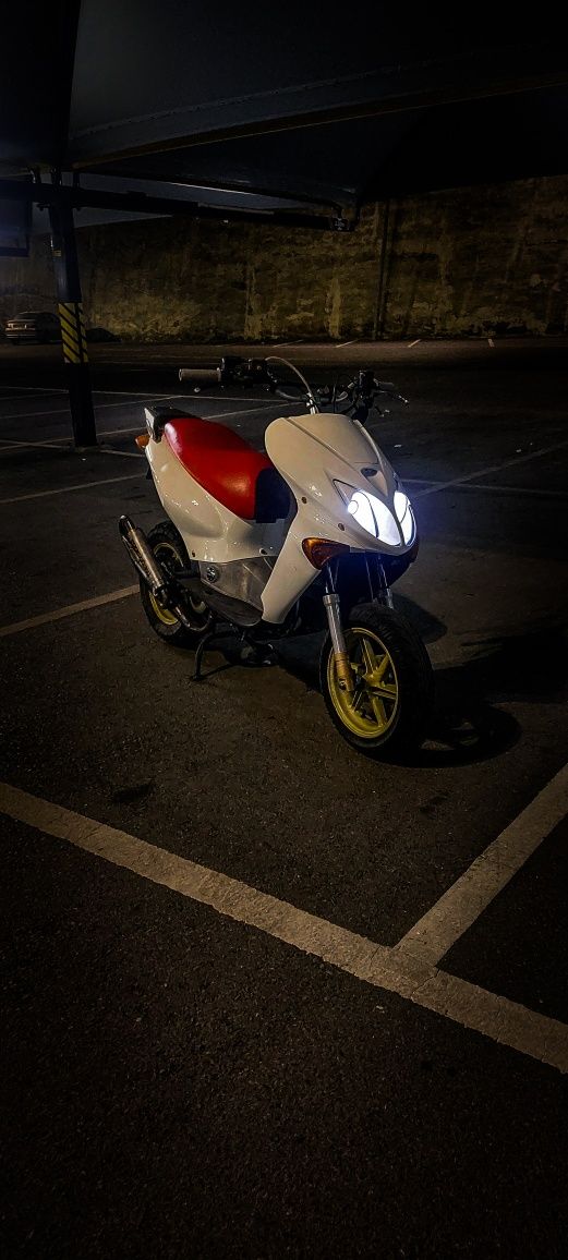 Scooter Honda x8r