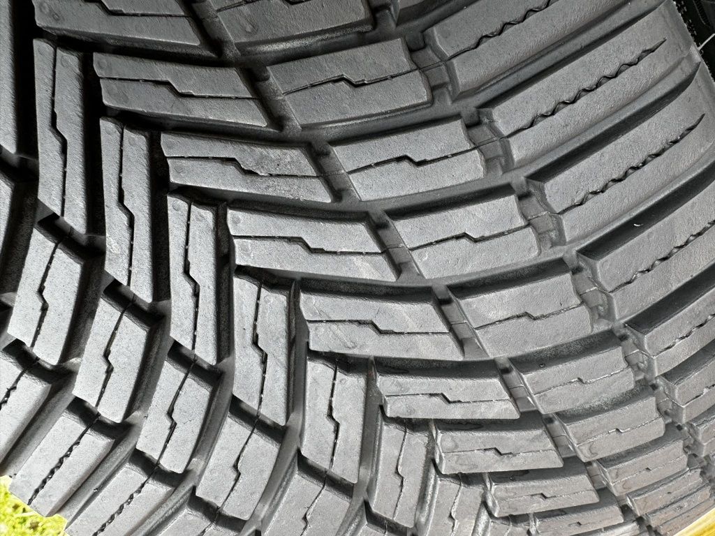 Opony 235/50R19 Bridgestone jak NOWE wielosezonowe DEMO 2023r WYSYŁAMY