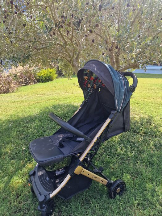 Wózek spacerowy Momi wersja z papużkami