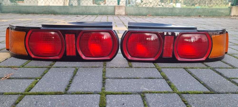 Tylne lampy kouki toyota mr2 sw20