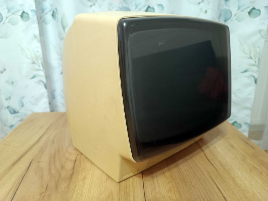 telewizor przenośmy NEPTUN 150M firmy Unitra Unimor PRL