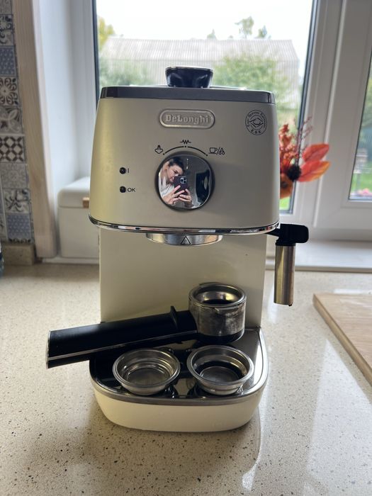 Кавоварка еспрессо DELONGHI ECI 341 W