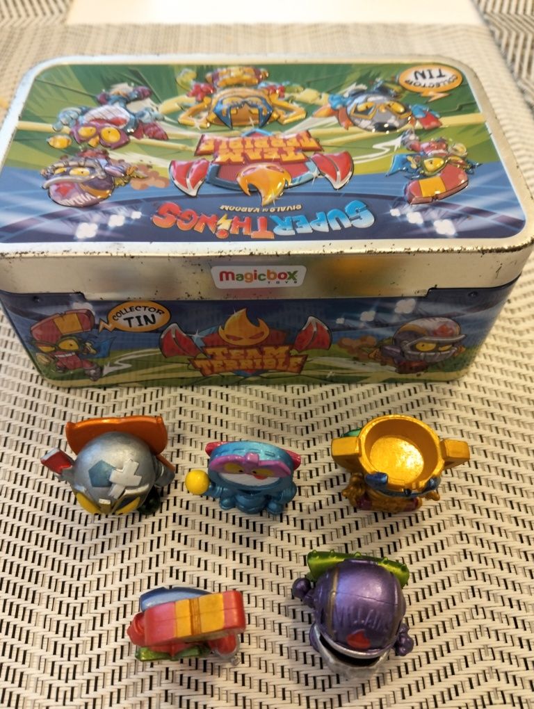 Super zings box. Super Things magic box. Puszka super zings +5 figurek