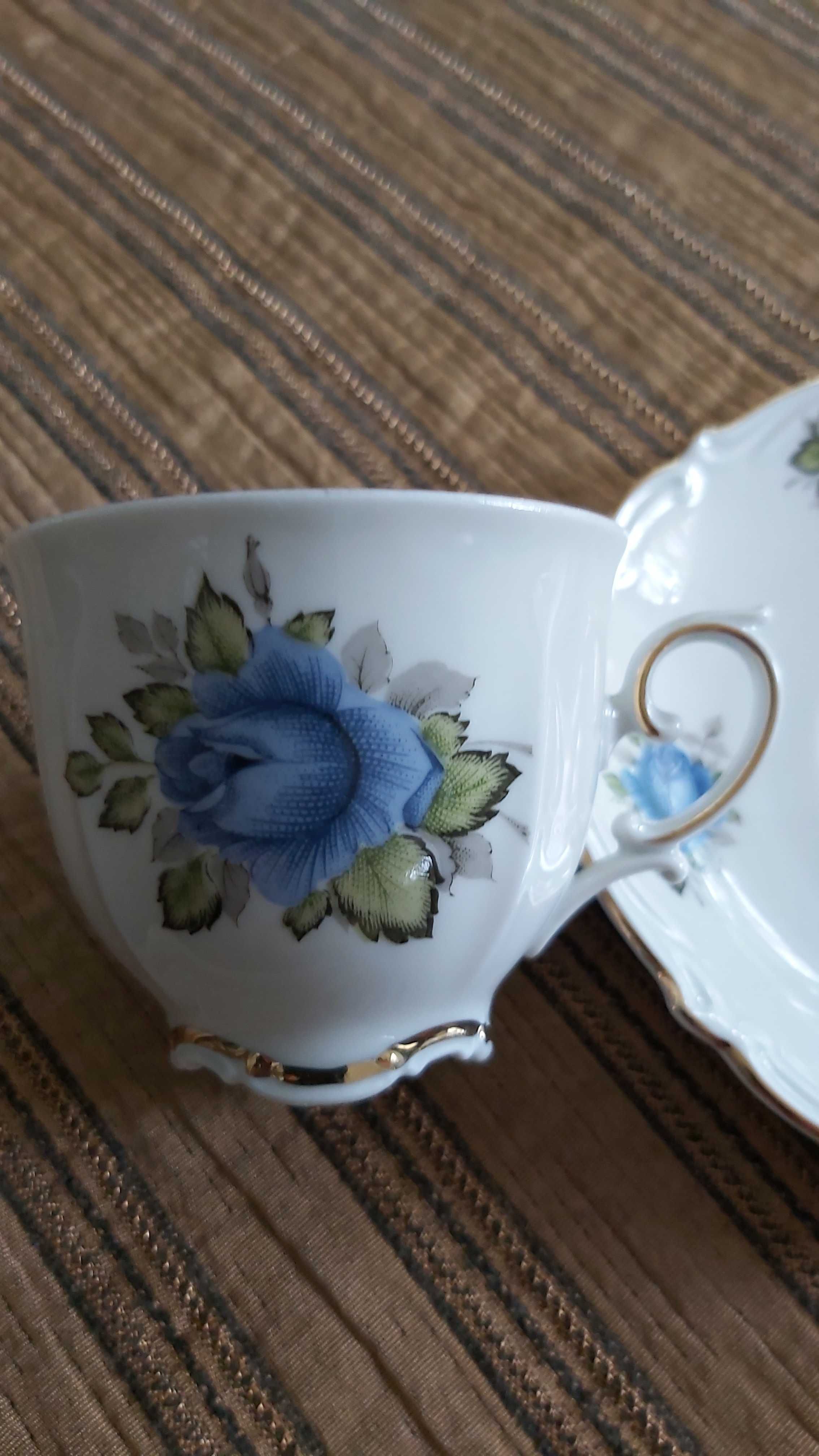 Filiżanka porcelanowa Z&Co Bavaria w niebieskie róże