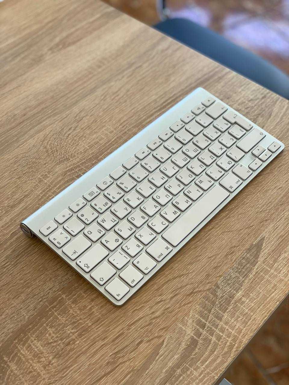 Безпровідна клавіатура Apple Keyboard A1314