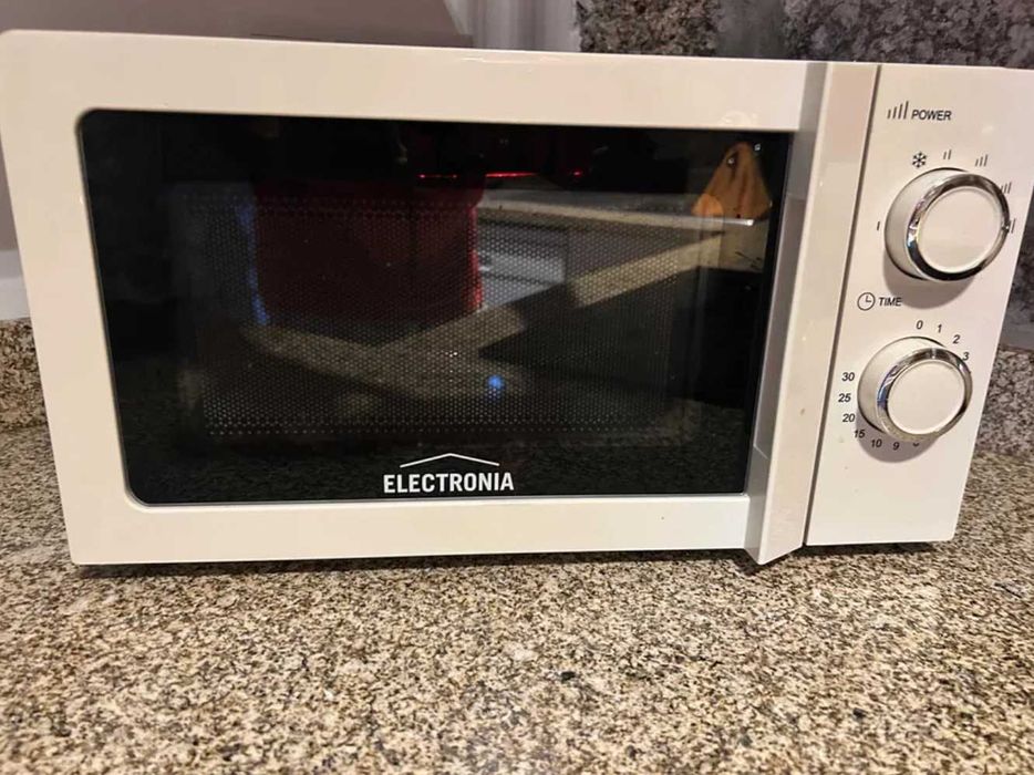 Vendo Micro-ondas + Torradeira + Máquina Sumo laranja