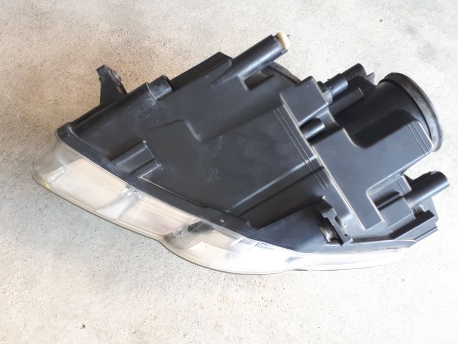 Ótica/ farol original Hella direita VW Passat B6 2006 para a frente