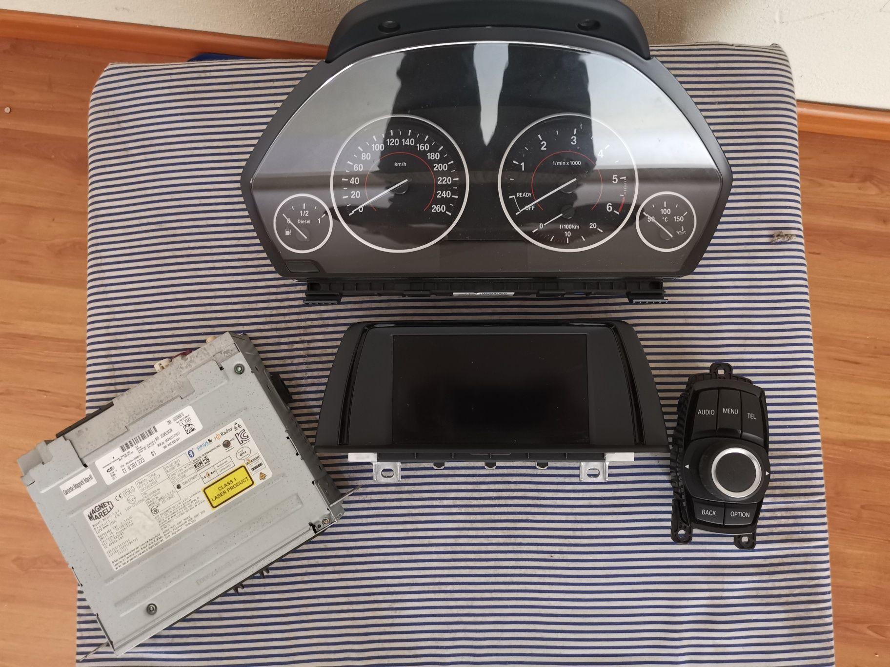 RÁDIO e Quadrante (98000km) Bmw F30 2015