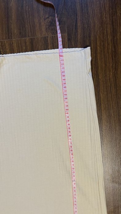 Плаття/сукня з розрізом і рубчик