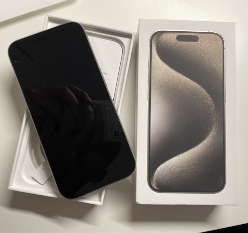 Iphone 15 Pro igual a novo