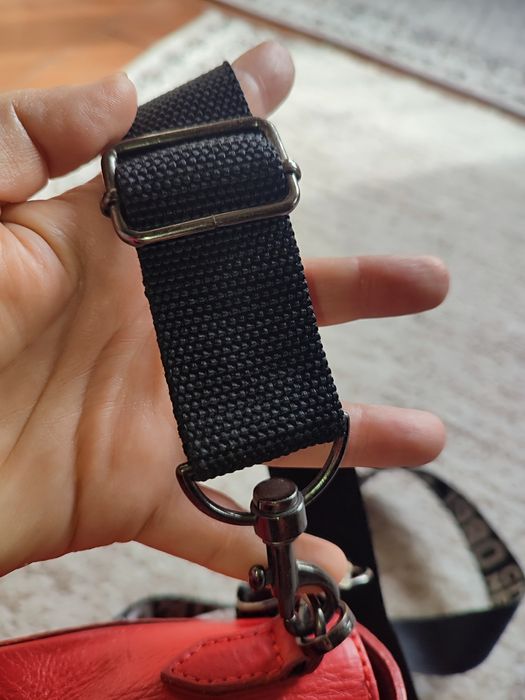 Итальянская кожаная сумка красного цвета, кожа натуральная