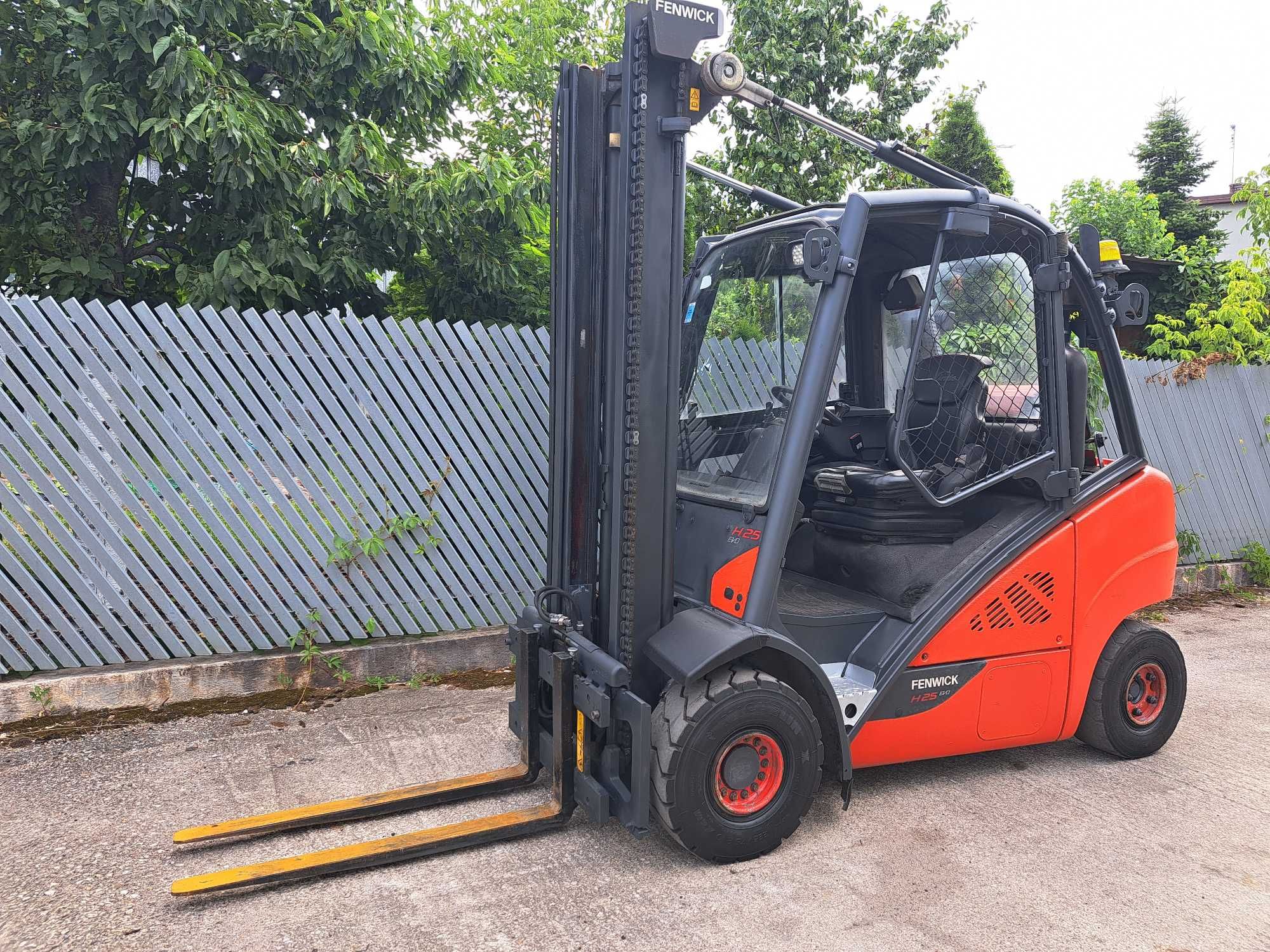 Linde H 25 Wózek widłowy Standard 405cm.  Kabina 2018r.