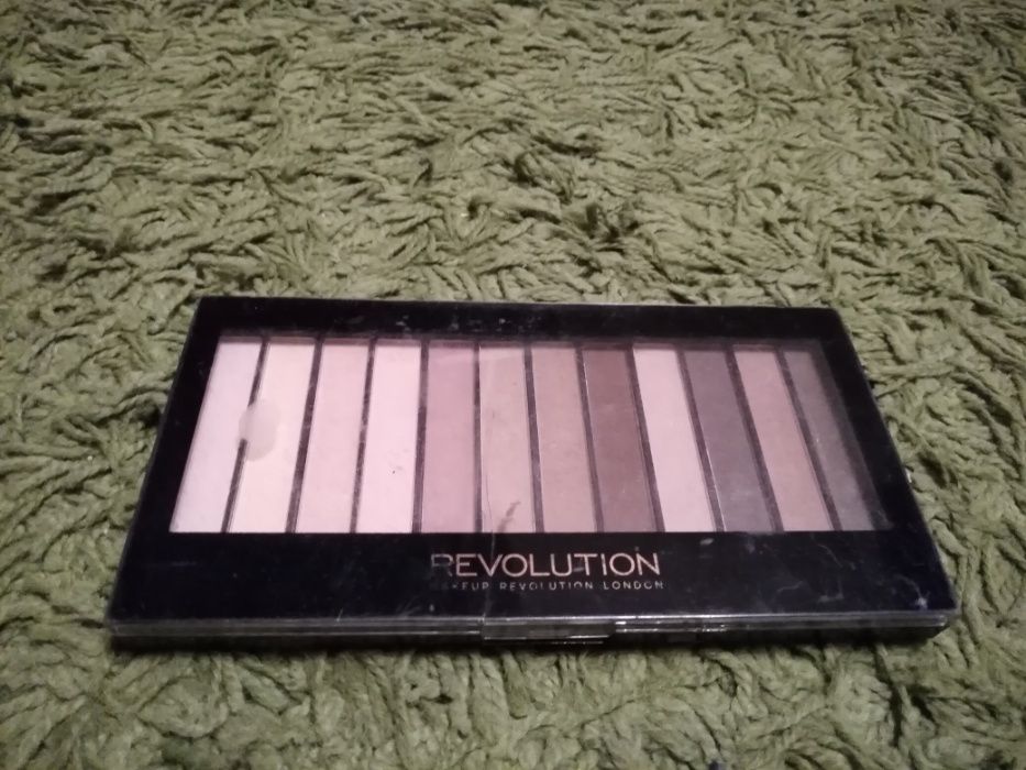 Revlon paleta 12 cieni Brązy beże