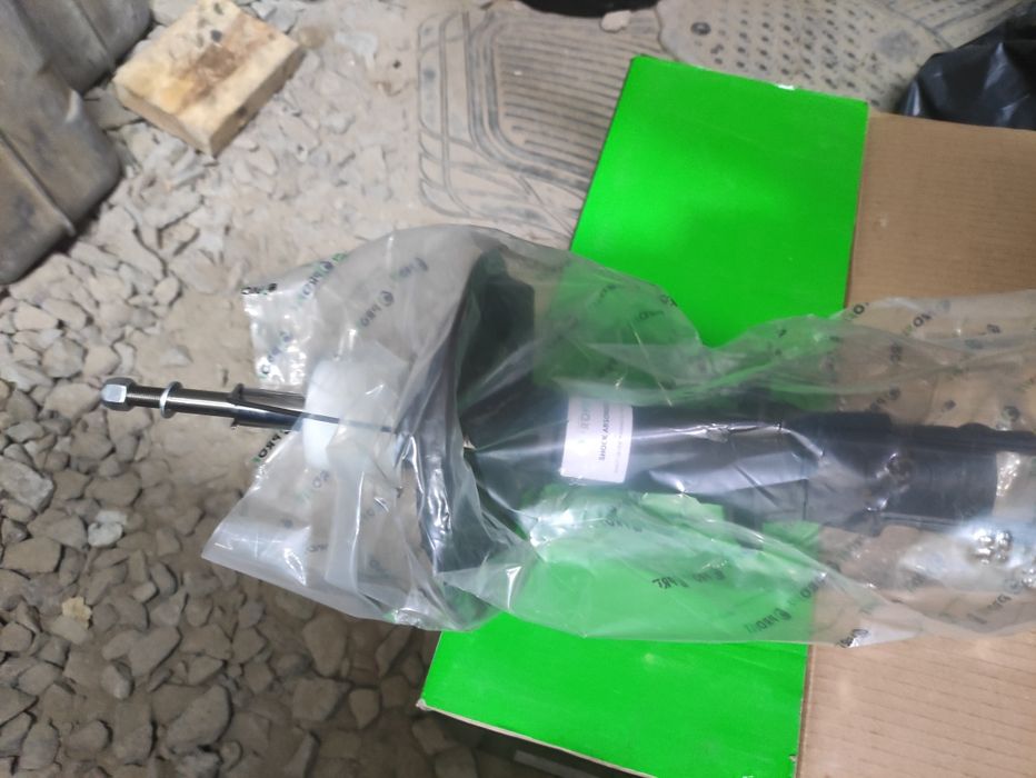 Продам новый передний амортизатор фиат добло PR 2004-0998
Амортизатор