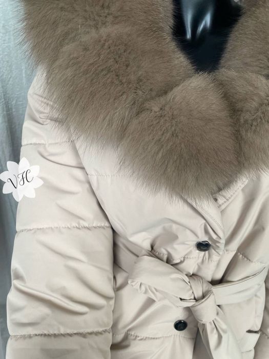 Пуховик зимовий бежевий з натуральним хутром песця. Розміри з 42 до 54
