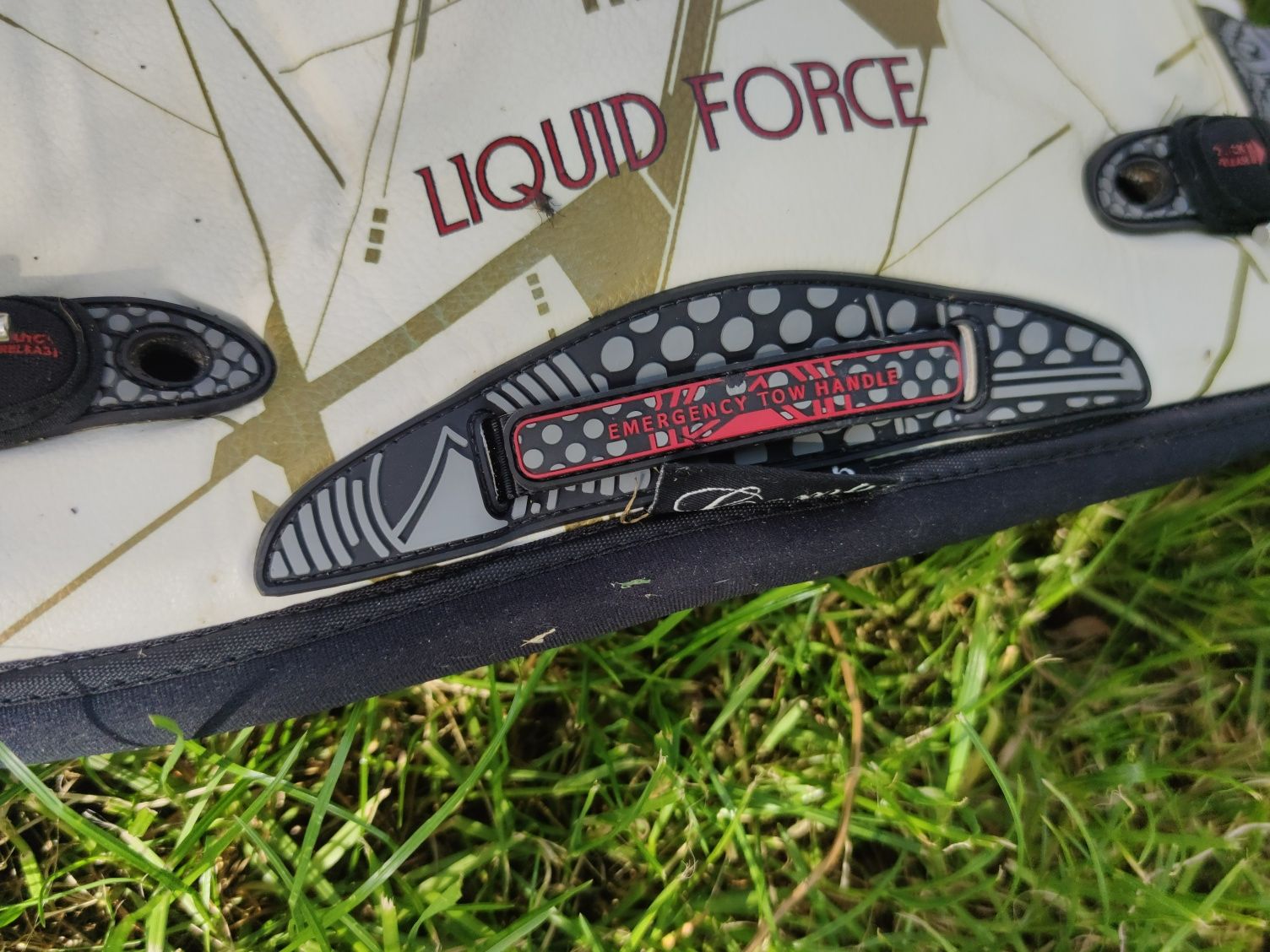 Trapez liquid force kite windsurfing